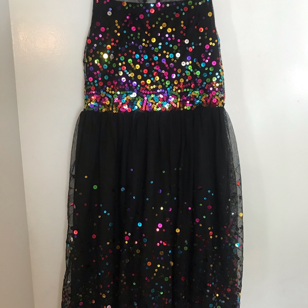 Beautiful girls dress great for New Year’s Eve